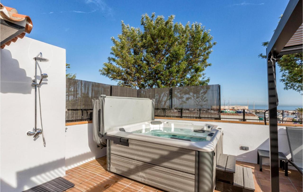 Gorgeous Home In Marbella With Kitchen 외부 사진